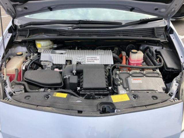 プリウス S 新品タイヤ/純正 SDナビ/ETC/EBD付ABS/横滑り防止装置/アイドリングストップ/ワンセグTV/DVD/エアバッグ 運転席/エアバッグ 助手席/エアバッグ サイド DVD再生 盗難防止装置(41枚目)