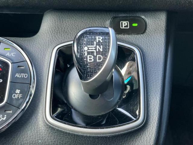 ノア ハイブリッドG 新品タイヤ/保証書/純正 9インチ SDナビ/両側電動スライドドア/シートヒーター/ドライブレコーダー 社外/ヘッドランプ LED/Bluetooth接続/HDMI接続/ETC/EBD付ABS(17枚目)