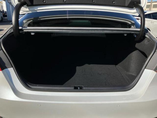 カムリ Ｇレザーパッケージ　新品タイヤ／ＪＢＬ／純正　ＳＤナビ／衝突安全装置／シートヒーター／車線逸脱防止支援システム／ヘッドランプ　ＬＥＤ／Ｂｌｕｅｔｏｏｔｈ接続／ＥＴＣ／ＥＢＤ付ＡＢＳ／横滑り防止装置　衝突被害軽減システム（8枚目）