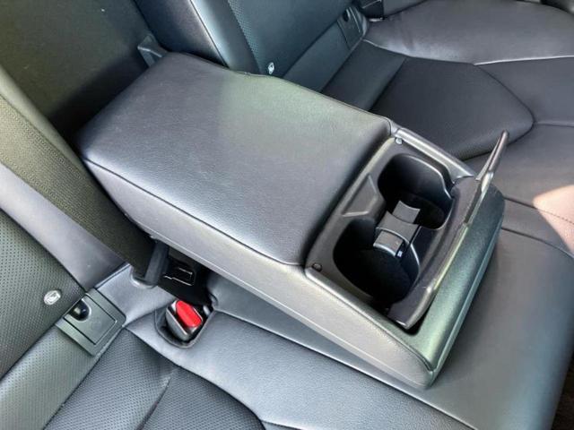 カムリ Ｇレザーパッケージ　新品タイヤ／ＪＢＬ／純正　ＳＤナビ／衝突安全装置／シートヒーター／車線逸脱防止支援システム／ヘッドランプ　ＬＥＤ／Ｂｌｕｅｔｏｏｔｈ接続／ＥＴＣ／ＥＢＤ付ＡＢＳ／横滑り防止装置　衝突被害軽減システム（32枚目）
