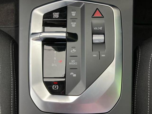 1シリーズ 120 純正 ナビ/衝突安全装置/全方位モニター/車線逸脱防止支援システム/ヘッドランプ LED/USBジャック/ETC/EBD付ABS/横滑り防止装置/アイドリングストップ/クルーズコントロール 電動シート(15枚目)