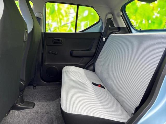 アルト F EBD付ABS/横滑り防止装置/エアバッグ 運転席/エアバッグ 助手席/パワーウインドウ/キーレス/パワーステアリング/マニュアルエアコン/取扱説明書/ユーザー買取車/セキュリティアラーム(7枚目)