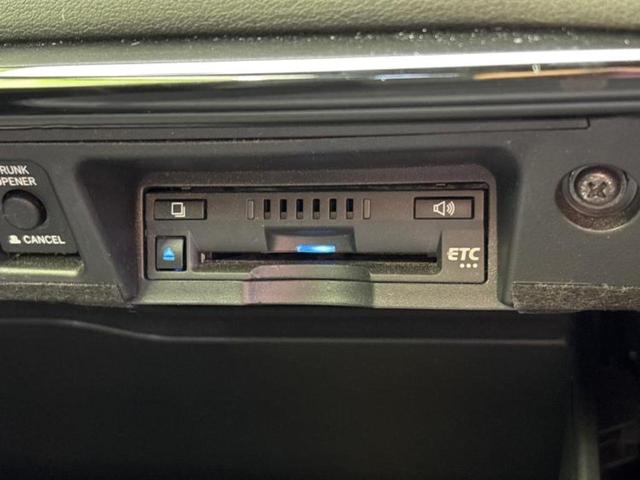 クラウンハイブリッド RSリミテッド 保証書/純正 SDナビ/衝突安全装置/シートヒーター/車線逸脱防止支援システム/シート フルレザー/ヘッドランプ LED/USBジャック/Bluetooth接続/ETC/EBD付ABS 革シート(18枚目)