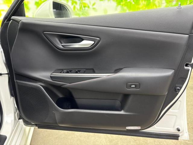 クラウンハイブリッド RSリミテッド 保証書/純正 SDナビ/衝突安全装置/シートヒーター/車線逸脱防止支援システム/シート フルレザー/ヘッドランプ LED/USBジャック/Bluetooth接続/ETC/EBD付ABS 革シート(19枚目)