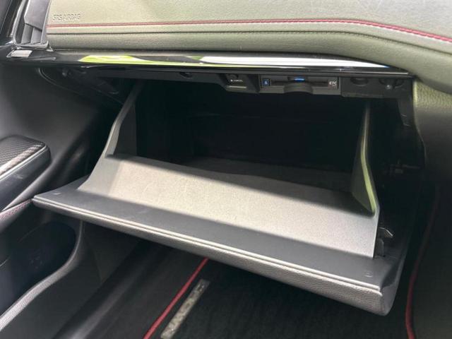 クラウンハイブリッド RSリミテッド 保証書/純正 SDナビ/衝突安全装置/シートヒーター/車線逸脱防止支援システム/シート フルレザー/ヘッドランプ LED/USBジャック/Bluetooth接続/ETC/EBD付ABS 革シート(35枚目)