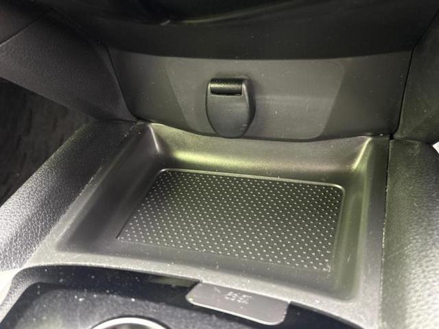 エクストレイル ２０Ｘ　純正　ＳＤナビ／インテリジェントルームミラー／エマージェンシーブレーキ／アラウンドビューモニター／車線逸脱防止支援システム／シート　撥水加工／パーキングアシスト　バックガイド／電動バックドア　ドラレコ（40枚目）