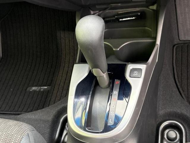 フィット １３Ｇ・Ｆパッケージ　保証書／純正　ＳＤナビ／Ｂｌｕｅｔｏｏｔｈ接続／ＥＢＤ付ＡＢＳ／横滑り防止装置／アイドリングストップ／ワンセグＴＶ／ＤＶＤ／エアバッグ　運転席／エアバッグ　助手席／衝突安全ボディ／パワーウインドウ（16枚目）