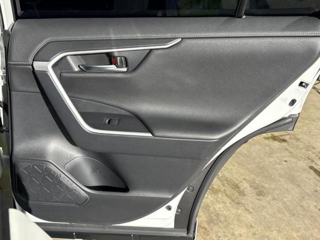 RAV4 4WD G Zパッケージ パノラマルーフ/モデリスタエアロ/保証書/純正 10インチ SDナビ/デジタルインナーミラー/トヨタセーフティセンス/シートヒーター/パノラミックビューモニター/車線逸脱防止支援システム/シート 合皮(21枚目)