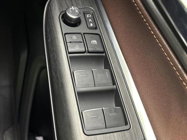 ハリアー Ｚレザーパッケージ　パノラマルーフ／純正エアロ／ＪＢＬ／ディスプレイオーディオ＋ナビ１２．３インチ／デジタルインナーミラー／トヨタセーフティセンス／エアーシート　前席／車線逸脱防止支援システム／シート　フルレザー（32枚目）