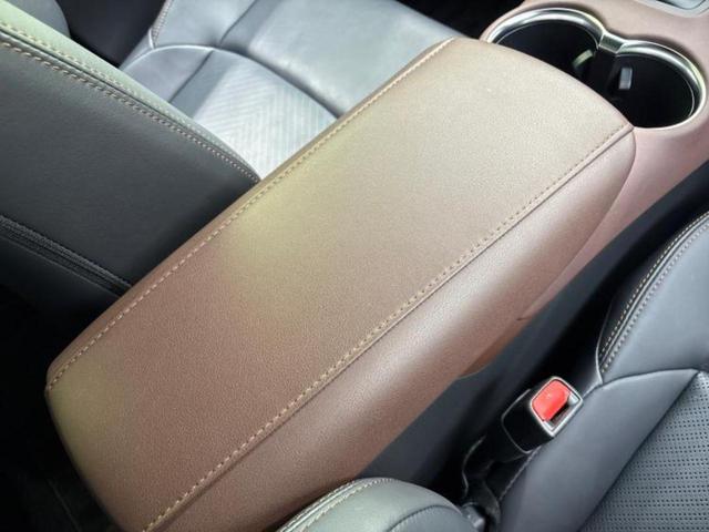 ハリアー Ｚレザーパッケージ　パノラマルーフ／純正エアロ／ＪＢＬ／ディスプレイオーディオ＋ナビ１２．３インチ／デジタルインナーミラー／トヨタセーフティセンス／エアーシート　前席／車線逸脱防止支援システム／シート　フルレザー（35枚目）