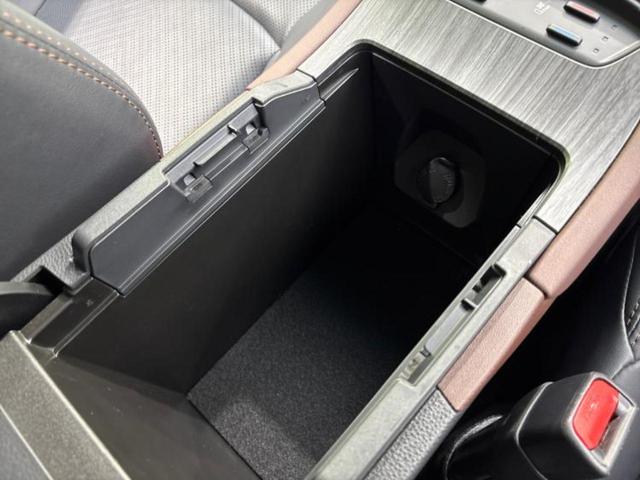 ハリアー Ｚレザーパッケージ　パノラマルーフ／純正エアロ／ＪＢＬ／ディスプレイオーディオ＋ナビ１２．３インチ／デジタルインナーミラー／トヨタセーフティセンス／エアーシート　前席／車線逸脱防止支援システム／シート　フルレザー（37枚目）