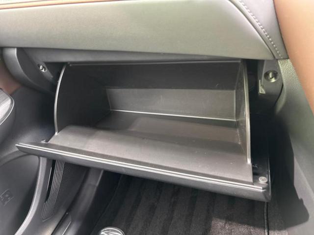 ハリアー Ｚレザーパッケージ　パノラマルーフ／純正エアロ／ＪＢＬ／ディスプレイオーディオ＋ナビ１２．３インチ／デジタルインナーミラー／トヨタセーフティセンス／エアーシート　前席／車線逸脱防止支援システム／シート　フルレザー（39枚目）