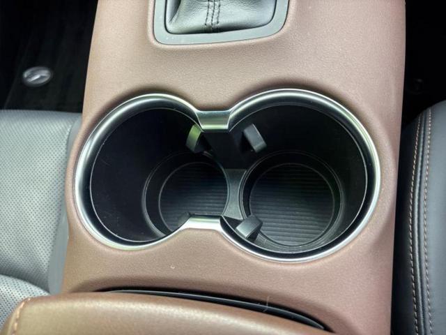 ハリアー Ｚレザーパッケージ　パノラマルーフ／純正エアロ／ＪＢＬ／ディスプレイオーディオ＋ナビ１２．３インチ／デジタルインナーミラー／トヨタセーフティセンス／エアーシート　前席／車線逸脱防止支援システム／シート　フルレザー（42枚目）