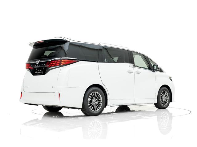 アルファードハイブリッド エグゼクティブラウンジ MC後モデル プレミアムナッパ本革(ニュートラルベージュ) ユニバーサルステップ 14インチリヤシートエンターテインメントシステム JBLプレミアムサウンド 純正ドライブレコーダー 17インチAW(7枚目)