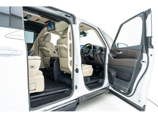 アルファードハイブリッド エグゼクティブラウンジ MC後モデル プレミアムナッパ本革(ニュートラルベージュ) ユニバーサルステップ 14インチリヤシートエンターテインメントシステム JBLプレミアムサウンド 純正ドライブレコーダー 17インチAW(18枚目)