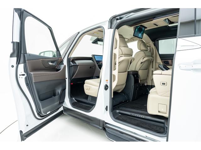 アルファードハイブリッド エグゼクティブラウンジ MC後モデル プレミアムナッパ本革(ニュートラルベージュ) ユニバーサルステップ 14インチリヤシートエンターテインメントシステム JBLプレミアムサウンド 純正ドライブレコーダー 17インチAW(32枚目)