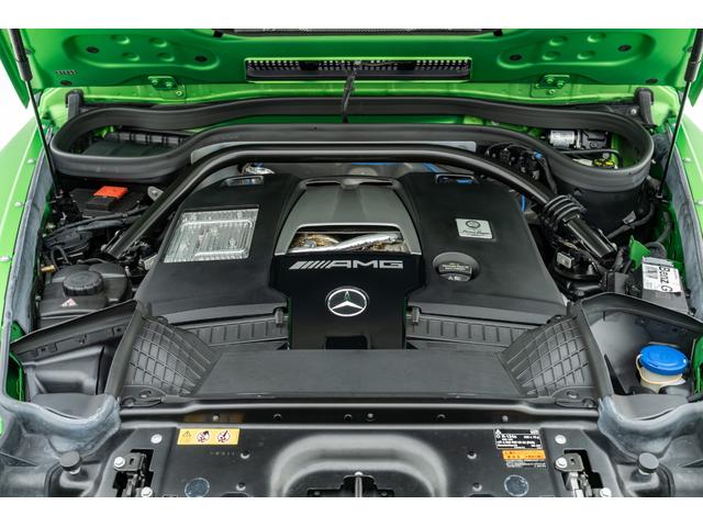 Gクラス G63 マグノヒーローエディション 50台限定車 電動サイドステップ Gmanufakturプログラムプラス AMGナイトパッケージ2 AMGカーボンファイバーインテリアトリム 22インチAMGホイール 純正ドライブレコーダー(17枚目)
