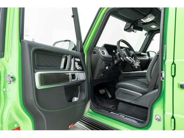 Gクラス G63 マグノヒーローエディション 50台限定車 電動サイドステップ Gmanufakturプログラムプラス AMGナイトパッケージ2 AMGカーボンファイバーインテリアトリム 22インチAMGホイール 純正ドライブレコーダー(19枚目)