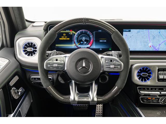 Gクラス G63 マグノヒーローエディション 50台限定車 電動サイドステップ Gmanufakturプログラムプラス AMGナイトパッケージ2 AMGカーボンファイバーインテリアトリム 22インチAMGホイール 純正ドライブレコーダー(23枚目)