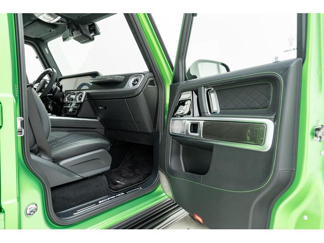 Gクラス G63 マグノヒーローエディション 50台限定車 電動サイドステップ Gmanufakturプログラムプラス AMGナイトパッケージ2 AMGカーボンファイバーインテリアトリム 22インチAMGホイール 純正ドライブレコーダー(30枚目)