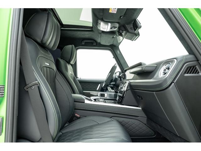 Gクラス G63 マグノヒーローエディション 50台限定車 電動サイドステップ Gmanufakturプログラムプラス AMGナイトパッケージ2 AMGカーボンファイバーインテリアトリム 22インチAMGホイール 純正ドライブレコーダー(31枚目)
