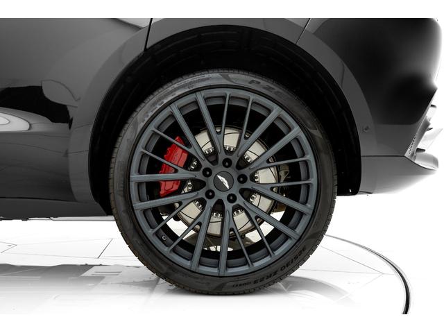 DBX ベースグレード オニキスブラック 23インチ鍛造AW(テクスチャードブラック) パノラミックガラスルーフ SpicyRedインテリアステッチ レーダー探知機 ドライブレコーダー(前後方)(13枚目)