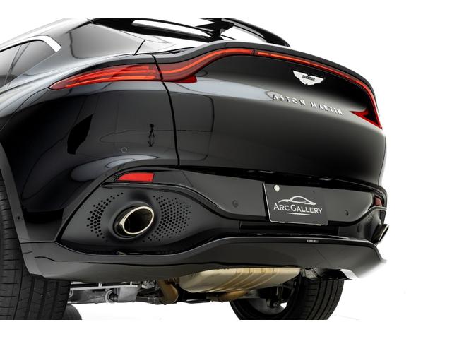 DBX ベースグレード オニキスブラック 23インチ鍛造AW(テクスチャードブラック) パノラミックガラスルーフ SpicyRedインテリアステッチ レーダー探知機 ドライブレコーダー(前後方)(15枚目)