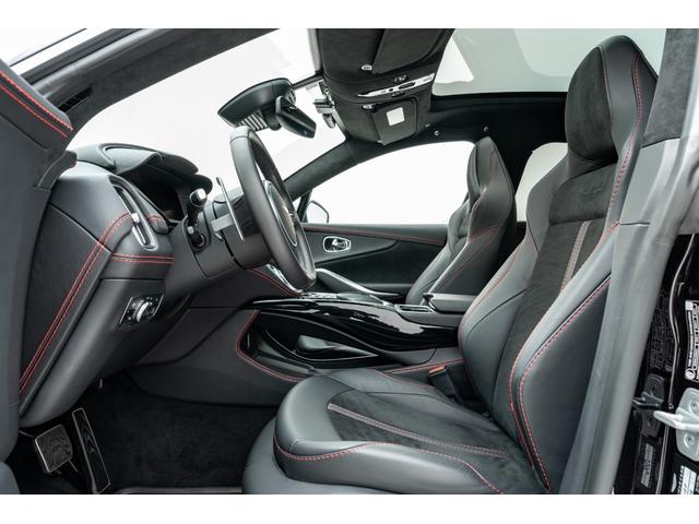 DBX ベースグレード オニキスブラック 23インチ鍛造AW(テクスチャードブラック) パノラミックガラスルーフ SpicyRedインテリアステッチ レーダー探知機 ドライブレコーダー(前後方)(19枚目)