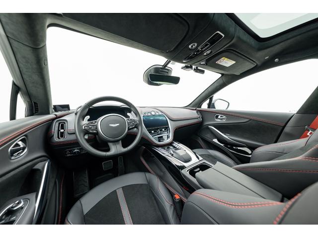 DBX ベースグレード オニキスブラック 23インチ鍛造AW(テクスチャードブラック) パノラミックガラスルーフ SpicyRedインテリアステッチ レーダー探知機 ドライブレコーダー(前後方)(20枚目)