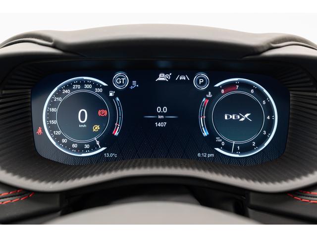 DBX ベースグレード オニキスブラック 23インチ鍛造AW(テクスチャードブラック) パノラミックガラスルーフ SpicyRedインテリアステッチ レーダー探知機 ドライブレコーダー(前後方)(23枚目)