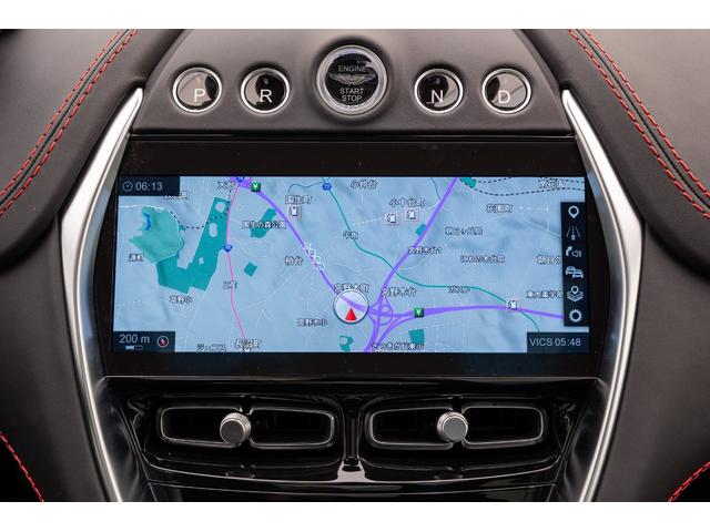 DBX ベースグレード オニキスブラック 23インチ鍛造AW(テクスチャードブラック) パノラミックガラスルーフ SpicyRedインテリアステッチ レーダー探知機 ドライブレコーダー(前後方)(24枚目)