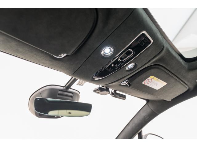 DBX ベースグレード オニキスブラック 23インチ鍛造AW(テクスチャードブラック) パノラミックガラスルーフ SpicyRedインテリアステッチ レーダー探知機 ドライブレコーダー(前後方)(28枚目)