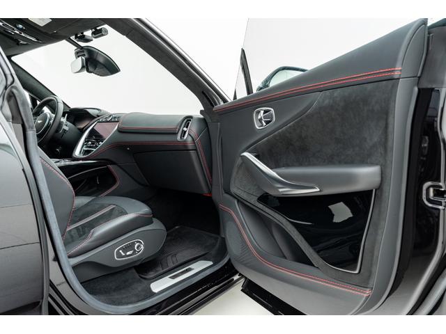 DBX ベースグレード オニキスブラック 23インチ鍛造AW(テクスチャードブラック) パノラミックガラスルーフ SpicyRedインテリアステッチ レーダー探知機 ドライブレコーダー(前後方)(29枚目)