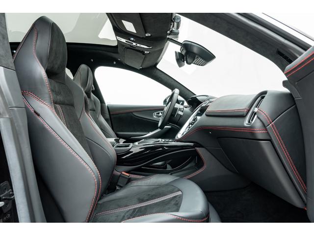 DBX ベースグレード オニキスブラック 23インチ鍛造AW(テクスチャードブラック) パノラミックガラスルーフ SpicyRedインテリアステッチ レーダー探知機 ドライブレコーダー(前後方)(30枚目)