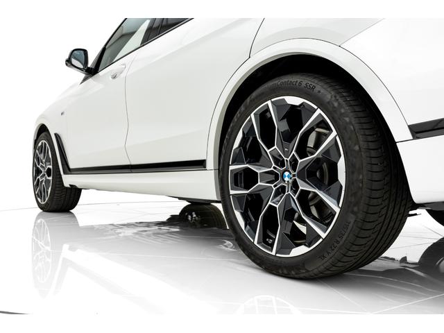 X7 xDrive 40d Mスポーツ Mスポーツプロ 6人乗りコンフォートシート Bowers&Wilkins ダイヤモンド・サラウンド・サウンド・システム ブラックレザーインテリア 純正22AW スカイラウンジパノラマガラスサンルーフ(14枚目)