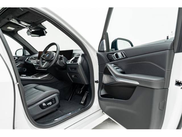 X7 xDrive 40d Mスポーツ Mスポーツプロ 6人乗りコンフォートシート Bowers&Wilkins ダイヤモンド・サラウンド・サウンド・システム ブラックレザーインテリア 純正22AW スカイラウンジパノラマガラスサンルーフ(17枚目)