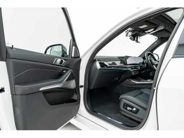 X7 xDrive 40d Mスポーツ Mスポーツプロ 6人乗りコンフォートシート Bowers&Wilkins ダイヤモンド・サラウンド・サウンド・システム ブラックレザーインテリア 純正22AW スカイラウンジパノラマガラスサンルーフ(28枚目)