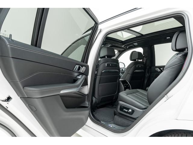 X7 xDrive 40d Mスポーツ Mスポーツプロ 6人乗りコンフォートシート Bowers&Wilkins ダイヤモンド・サラウンド・サウンド・システム ブラックレザーインテリア 純正22AW スカイラウンジパノラマガラスサンルーフ(32枚目)