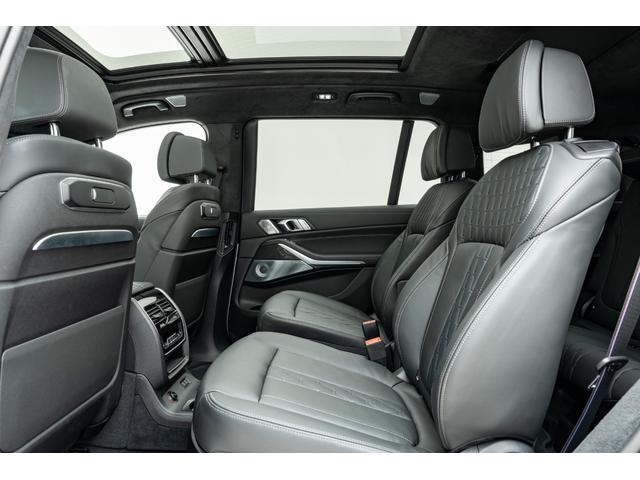 X7 xDrive 40d Mスポーツ Mスポーツプロ 6人乗りコンフォートシート Bowers&Wilkins ダイヤモンド・サラウンド・サウンド・システム ブラックレザーインテリア 純正22AW スカイラウンジパノラマガラスサンルーフ(33枚目)