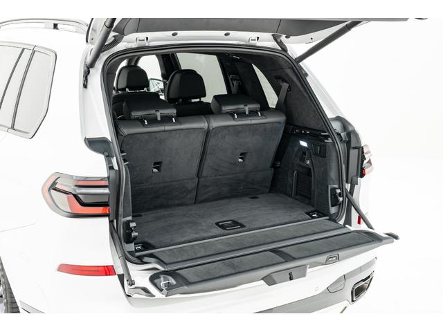 X7 xDrive 40d Mスポーツ Mスポーツプロ 6人乗りコンフォートシート Bowers&Wilkins ダイヤモンド・サラウンド・サウンド・システム ブラックレザーインテリア 純正22AW スカイラウンジパノラマガラスサンルーフ(42枚目)