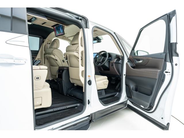 アルファードハイブリッド エグゼクティブラウンジ MC後モデル 寒冷地仕様 プレミアムナッパ本革(ニュートラルベージュ) ユニバーサルステップ 14インチリヤシートエンターテインメントシステム JBLプレミアムサウンドシステム 純正ドライブレコーダー(19枚目)