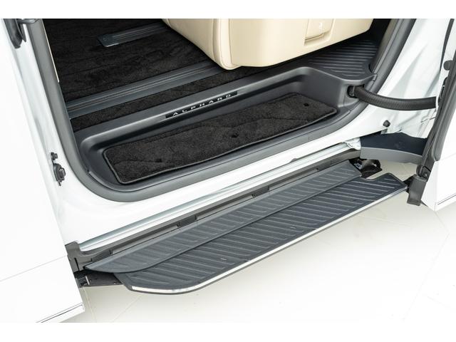 アルファードハイブリッド エグゼクティブラウンジ MC後モデル 寒冷地仕様 プレミアムナッパ本革(ニュートラルベージュ) ユニバーサルステップ 14インチリヤシートエンターテインメントシステム JBLプレミアムサウンドシステム 純正ドライブレコーダー(37枚目)