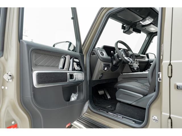 Gクラス G63 マヌファクトゥーアエディション 300台限定特別仕様車 専用ボディカラー マグノダークオリーブグリーン(マットペイント) AMGナイトPKG AMGレザーエクスクルーシブPKG 22インチAMG鍛造アルミホイール(18枚目)