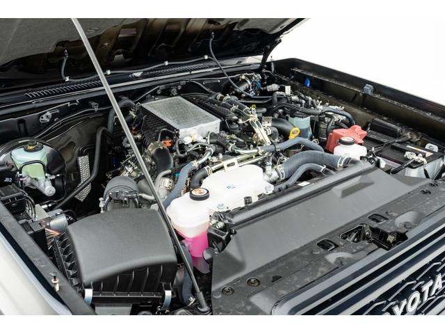 ランドクルーザー７０ ＡＸ　モデリスタ１８インチＡＷ　ＪＡＯＳフロントバンパーガーニッシュ／Ｆ＆Ｒアンダーカバー　カーセキュリティ（Ｇｒｇｏ－ＺＶＩＩ）　ベーシックナビ（ＮＭＺＫ－Ｗ７３Ｄ）　サイドバイザー　フロアマット（17枚目）