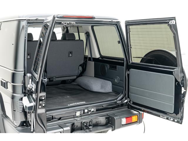 ランドクルーザー７０ ＡＸ　モデリスタ１８インチＡＷ　ＪＡＯＳフロントバンパーガーニッシュ／Ｆ＆Ｒアンダーカバー　カーセキュリティ（Ｇｒｇｏ－ＺＶＩＩ）　ベーシックナビ（ＮＭＺＫ－Ｗ７３Ｄ）　サイドバイザー　フロアマット（39枚目）