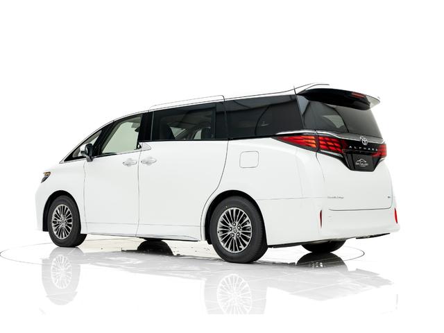 アルファードハイブリッド エグゼクティブラウンジ　ＭＣ後モデル　プレミアムナッパ本革（ニュートラルベージュ）　ユニバーサルステップ　寒冷地仕様　純正フロアマットセット　１４インチリヤシートエンターテインメントシステム　ＪＢＬプレミアムサウンドシステム（5枚目）