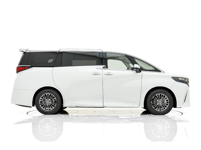 アルファードハイブリッド エグゼクティブラウンジ　ＭＣ後モデル　プレミアムナッパ本革（ニュートラルベージュ）　ユニバーサルステップ　寒冷地仕様　純正フロアマットセット　１４インチリヤシートエンターテインメントシステム　ＪＢＬプレミアムサウンドシステム（8枚目）