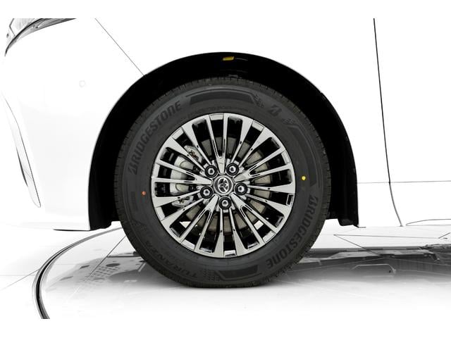 アルファードハイブリッド エグゼクティブラウンジ　ＭＣ後モデル　プレミアムナッパ本革（ニュートラルベージュ）　ユニバーサルステップ　寒冷地仕様　純正フロアマットセット　１４インチリヤシートエンターテインメントシステム　ＪＢＬプレミアムサウンドシステム（12枚目）