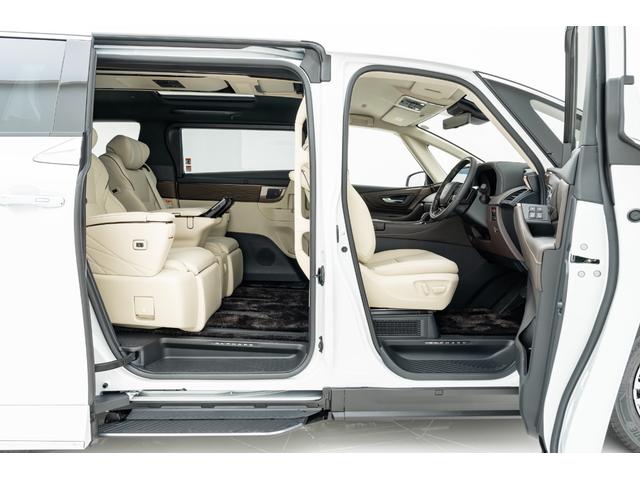 アルファードハイブリッド エグゼクティブラウンジ　ＭＣ後モデル　プレミアムナッパ本革（ニュートラルベージュ）　ユニバーサルステップ　寒冷地仕様　純正フロアマットセット　１４インチリヤシートエンターテインメントシステム　ＪＢＬプレミアムサウンドシステム（17枚目）