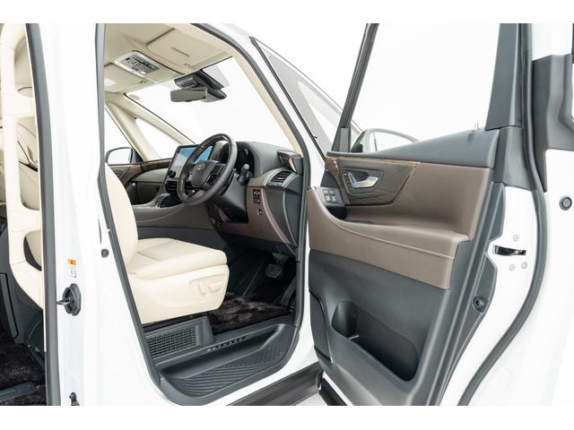 アルファードハイブリッド エグゼクティブラウンジ　ＭＣ後モデル　プレミアムナッパ本革（ニュートラルベージュ）　ユニバーサルステップ　寒冷地仕様　純正フロアマットセット　１４インチリヤシートエンターテインメントシステム　ＪＢＬプレミアムサウンドシステム（19枚目）